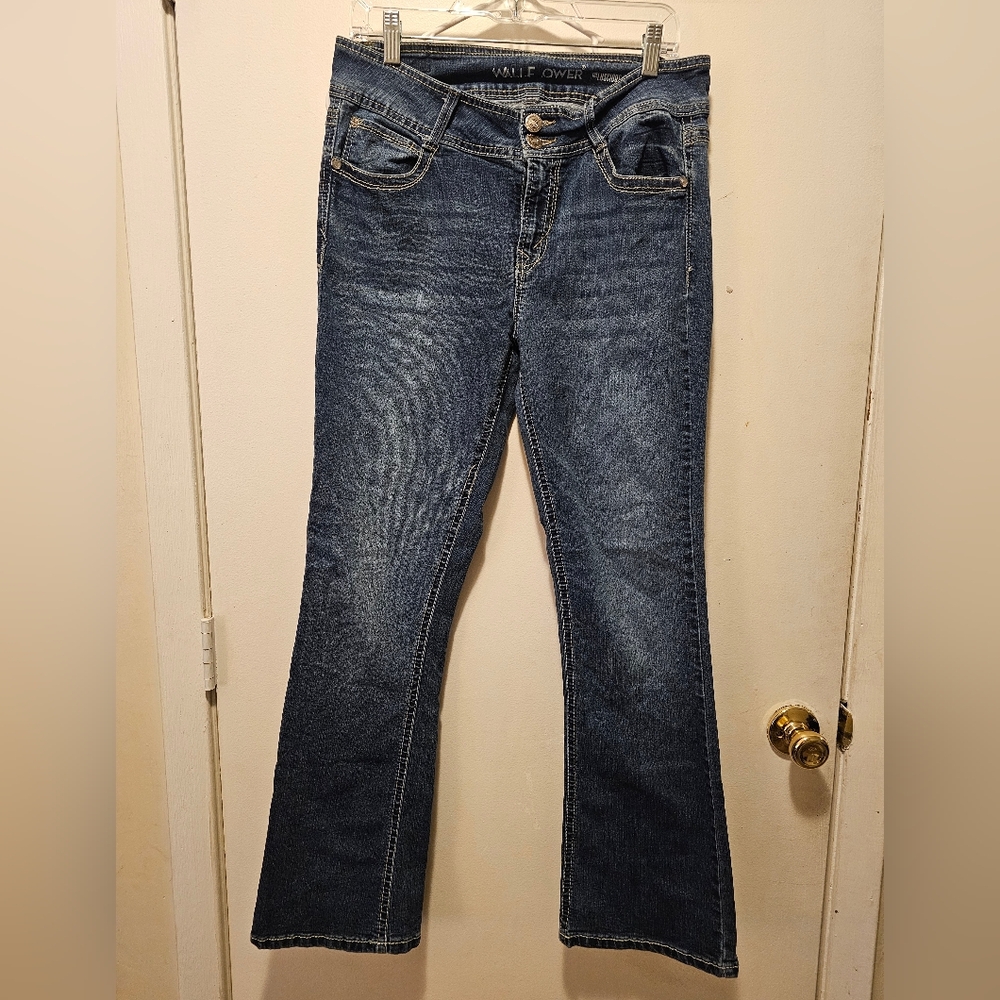 Wallflower Women's Classic Blue Boot Cut Jeans